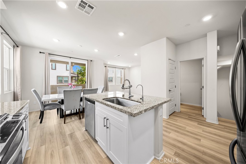 1480 Stratus Dr