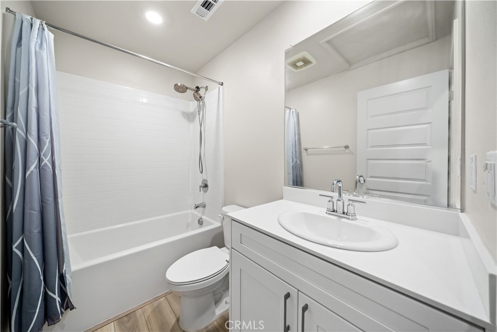 1480 Stratus Dr