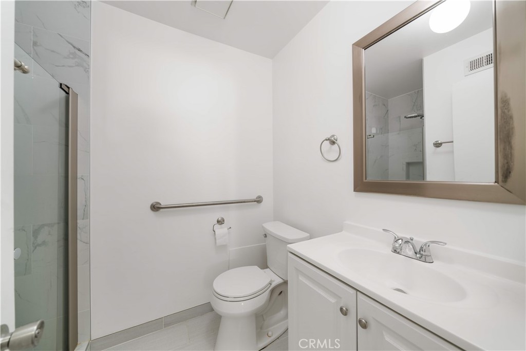 9166 Cerritos 48