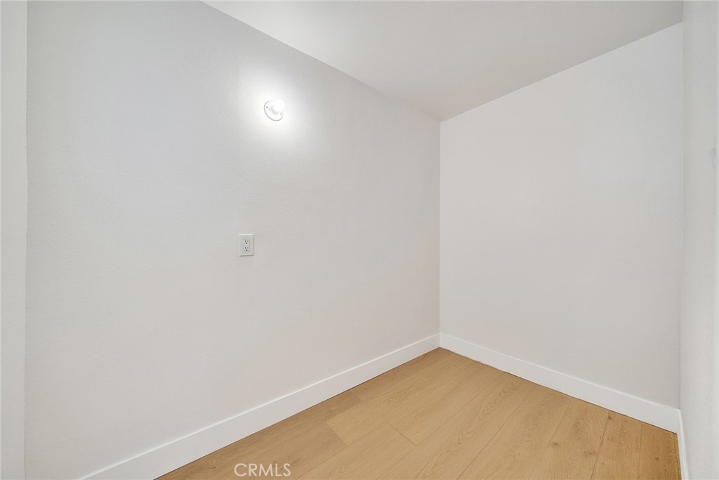 2211 1/8 Casitas Avenue