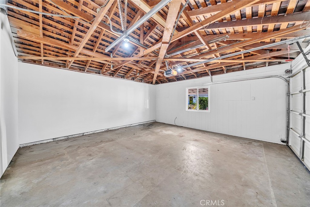 2211 1/8 Casitas Avenue