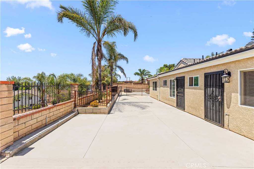24412 Rosegate