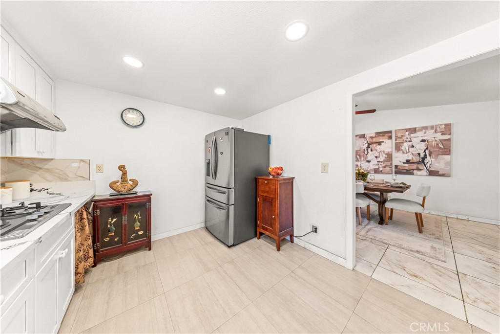 24412 Rosegate