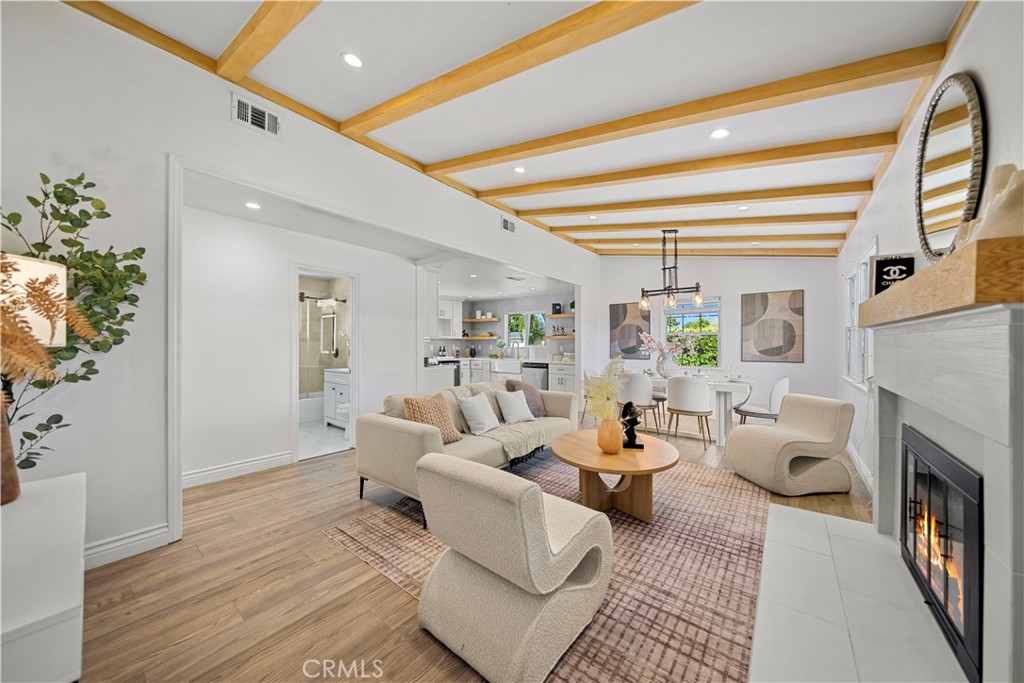 925 E Florence