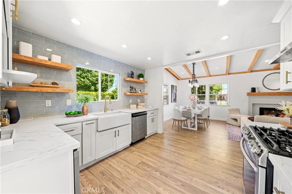 925 E Florence