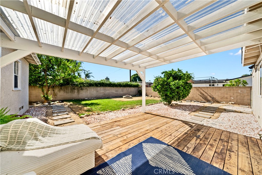 925 E Florence