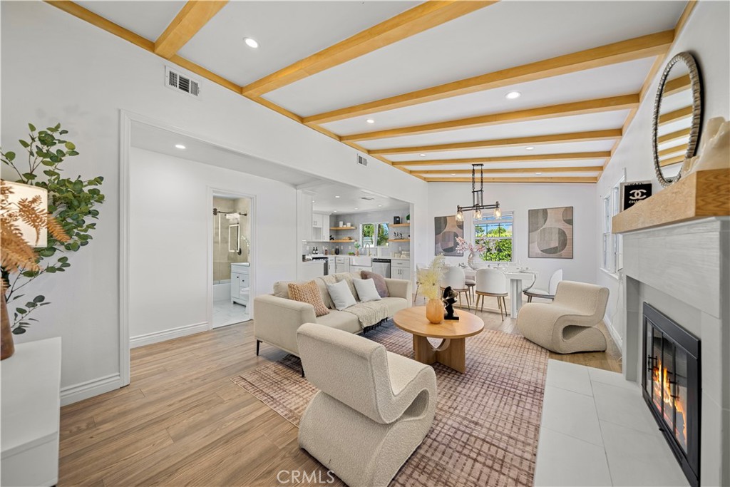 925 E Florence