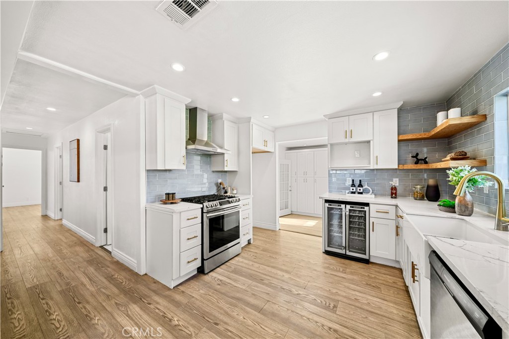 925 E Florence