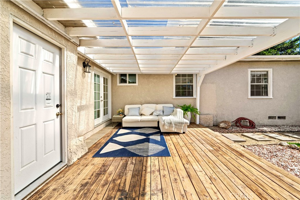 925 E Florence