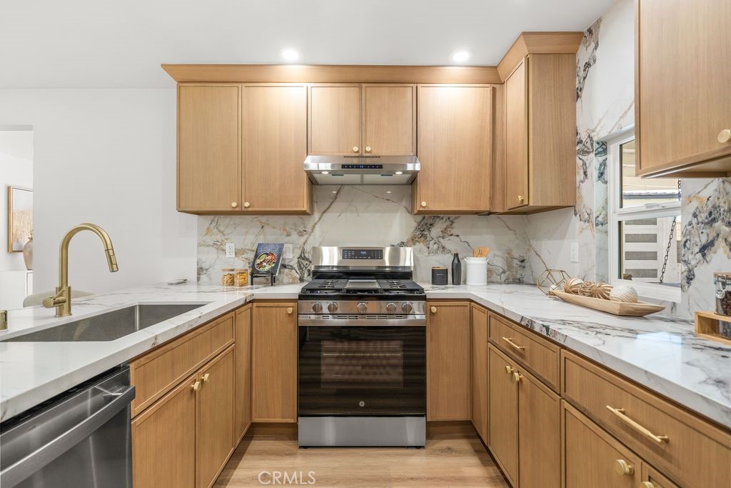 1314 Ameluxen Ave