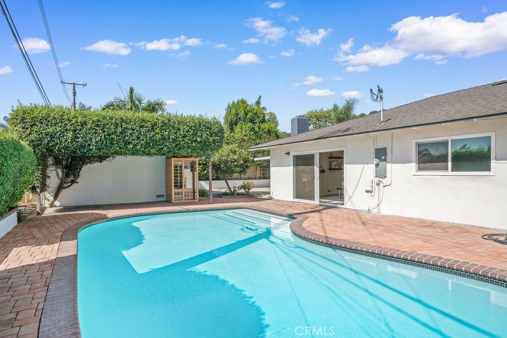 1314 Ameluxen Ave