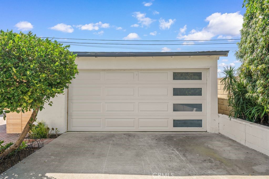 1314 Ameluxen Ave