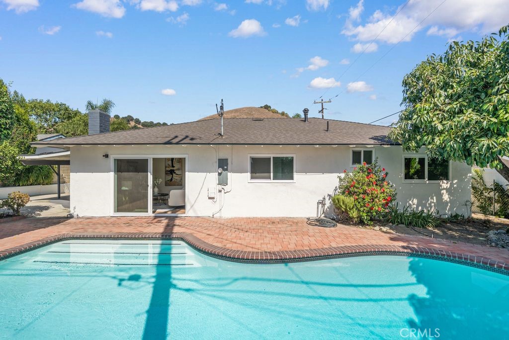 1314 Ameluxen Ave