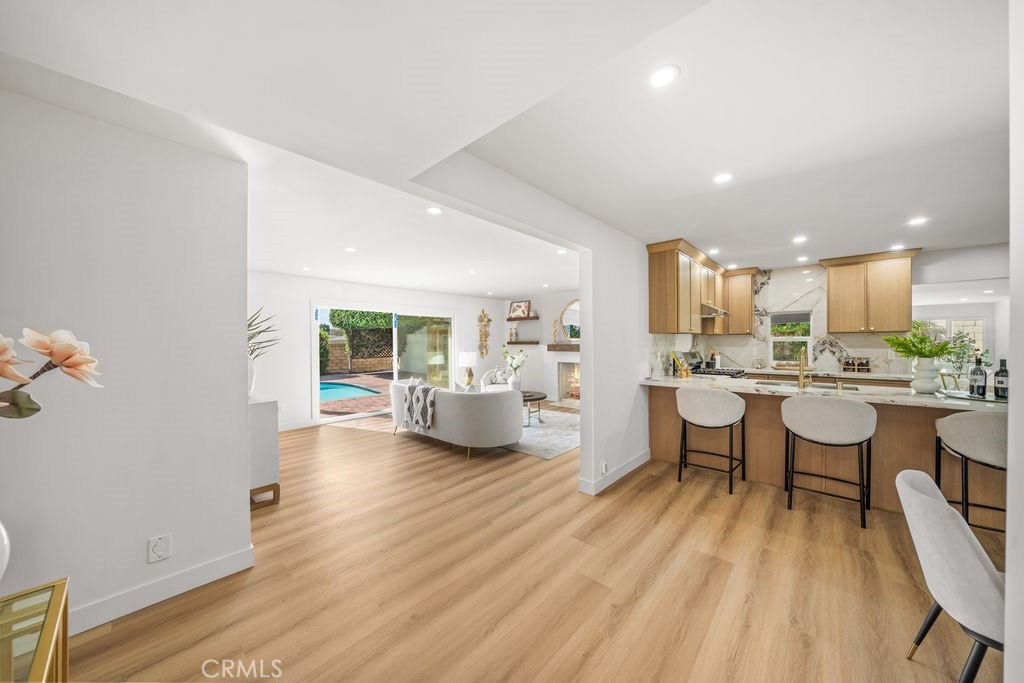 1314 Ameluxen Ave