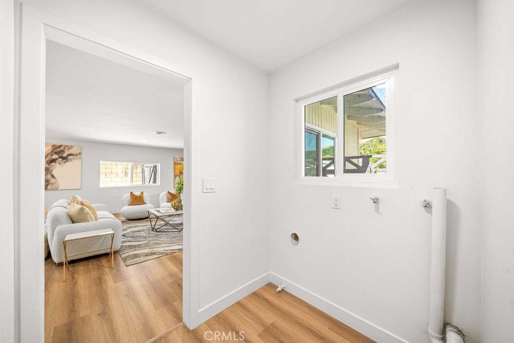 1314 Ameluxen Ave