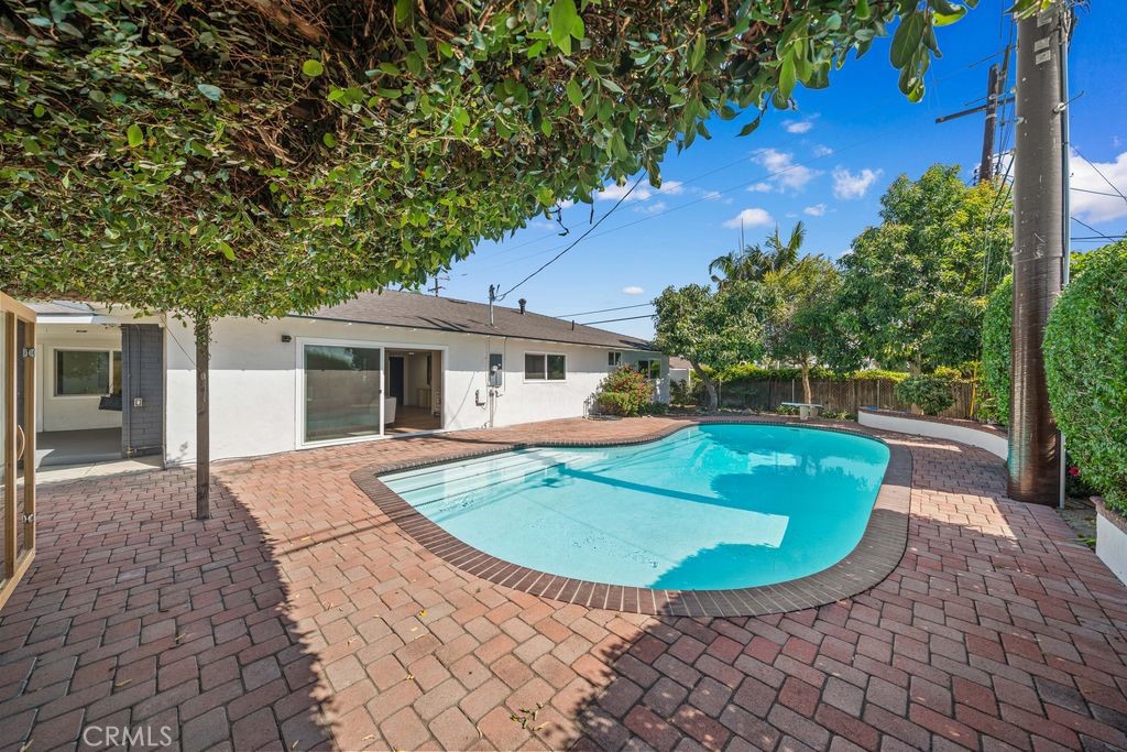 1314 Ameluxen Ave