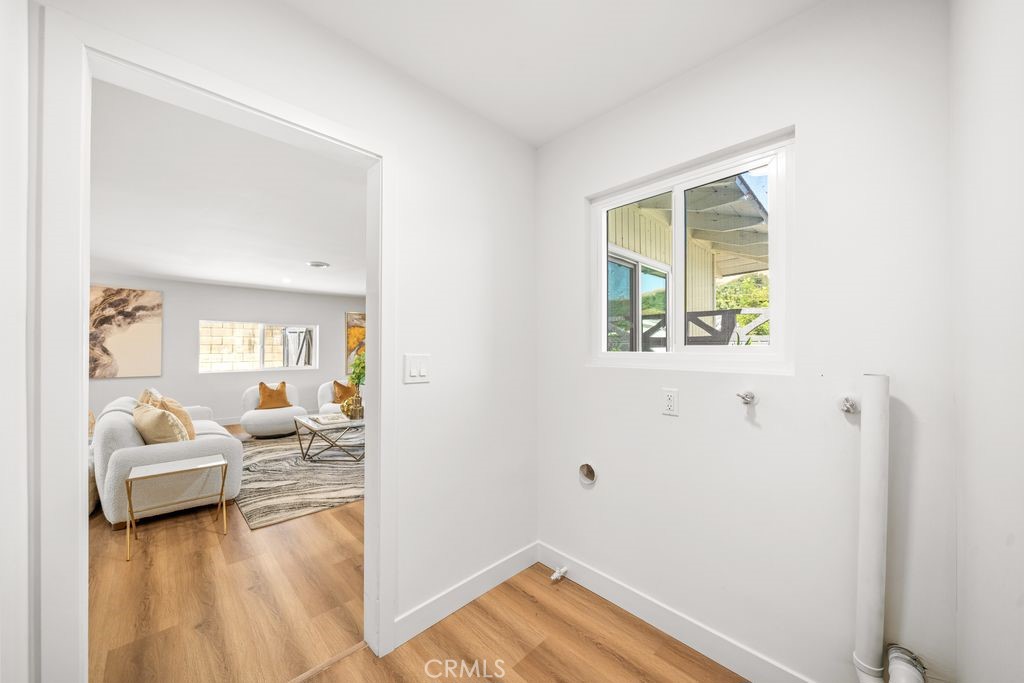 1314 Ameluxen Ave