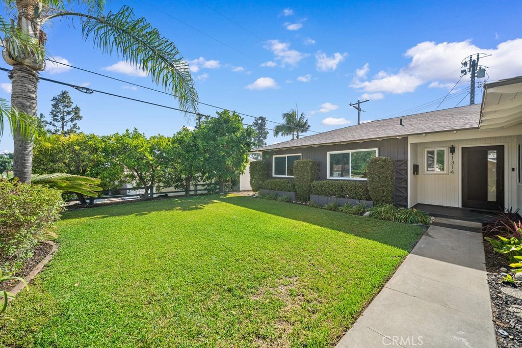 1314 Ameluxen Ave