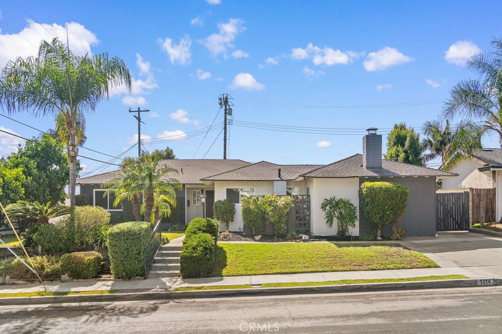 1314 Ameluxen Ave