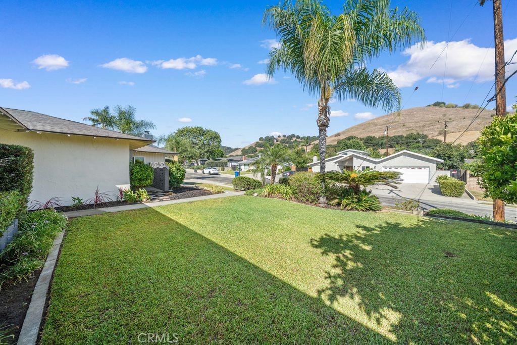 1314 Ameluxen Ave