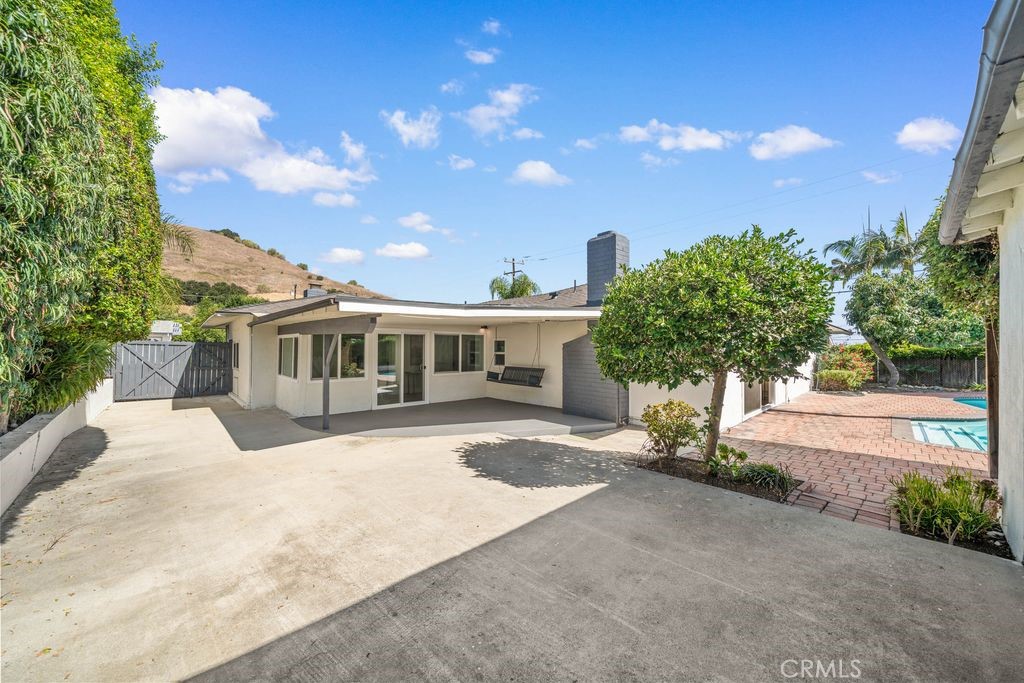 1314 Ameluxen Ave