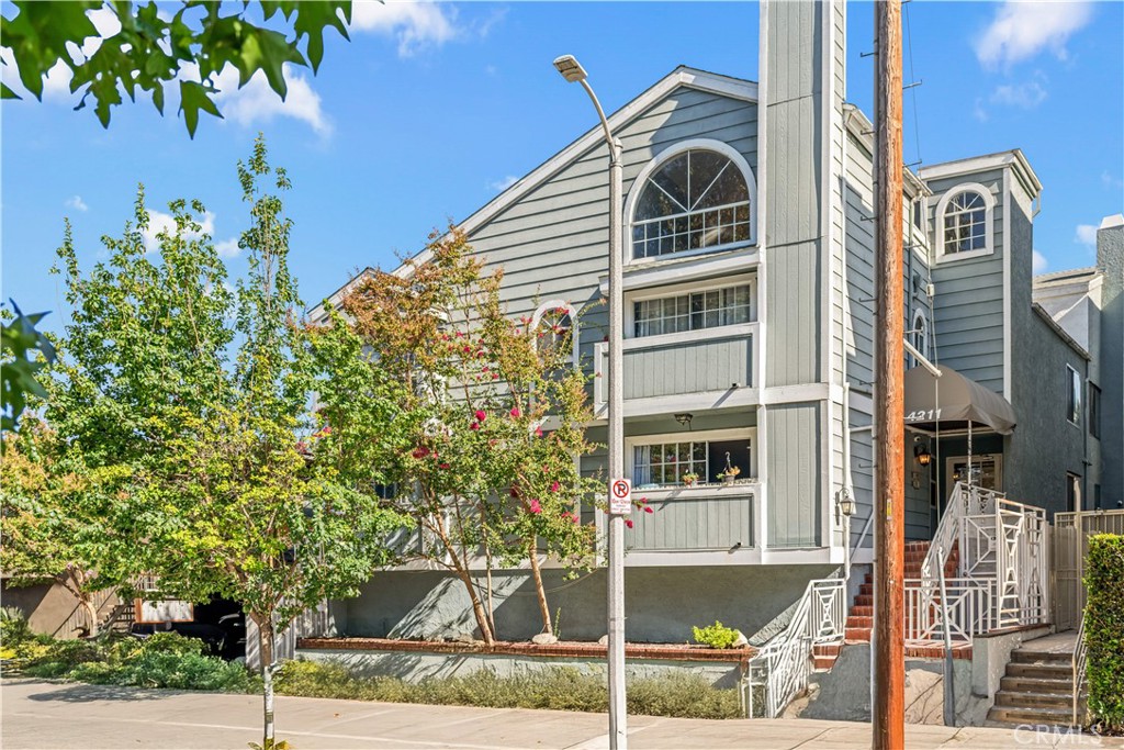4211 Arch 203