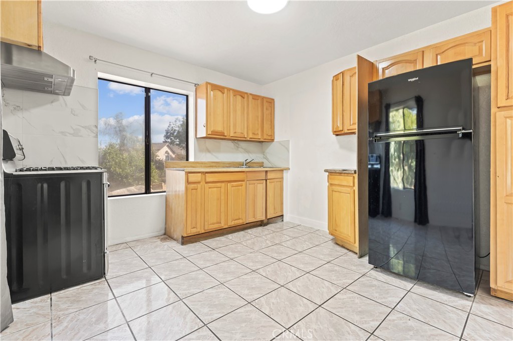 10123 finch ave