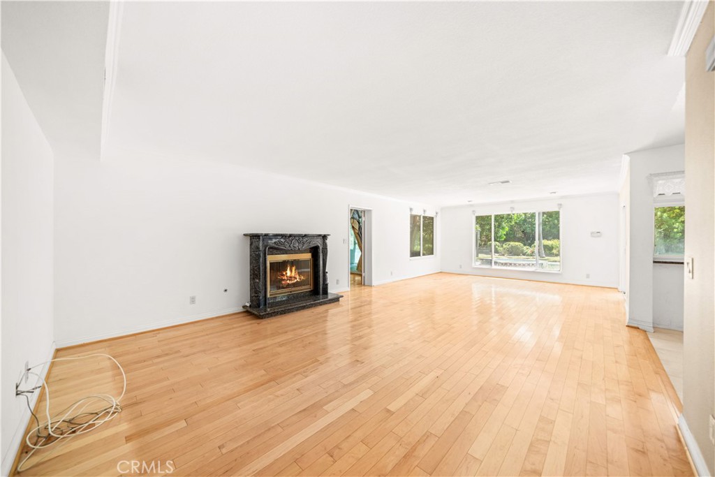 906 N Bridle Path Lane