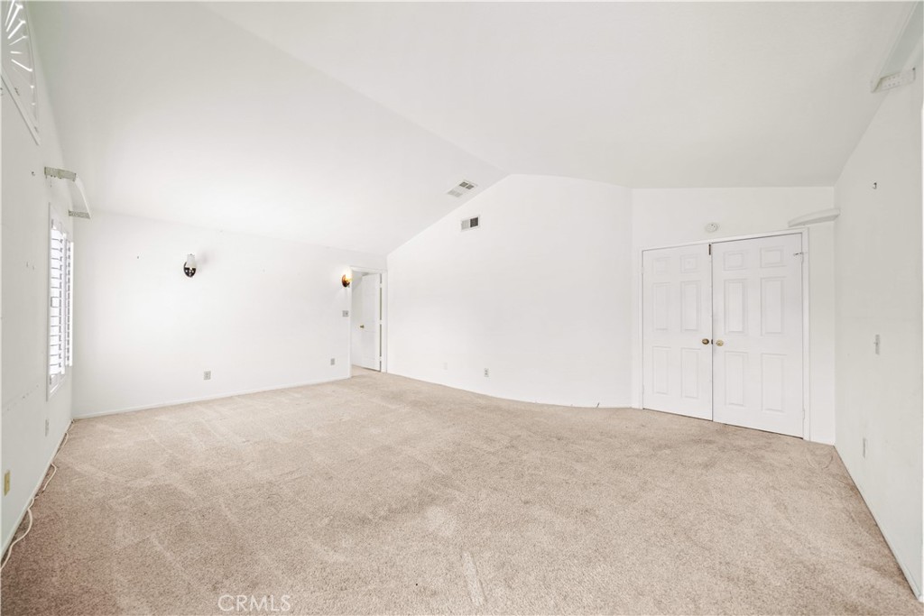 906 N Bridle Path Lane