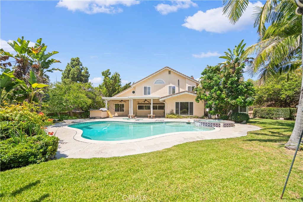 906 N Bridle Path Lane