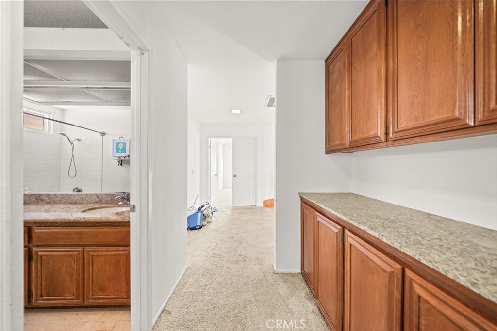 906 N Bridle Path Lane