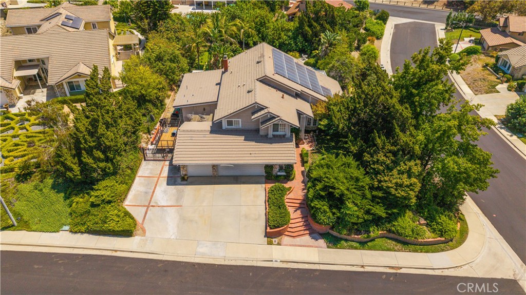 906 N Bridle Path Lane