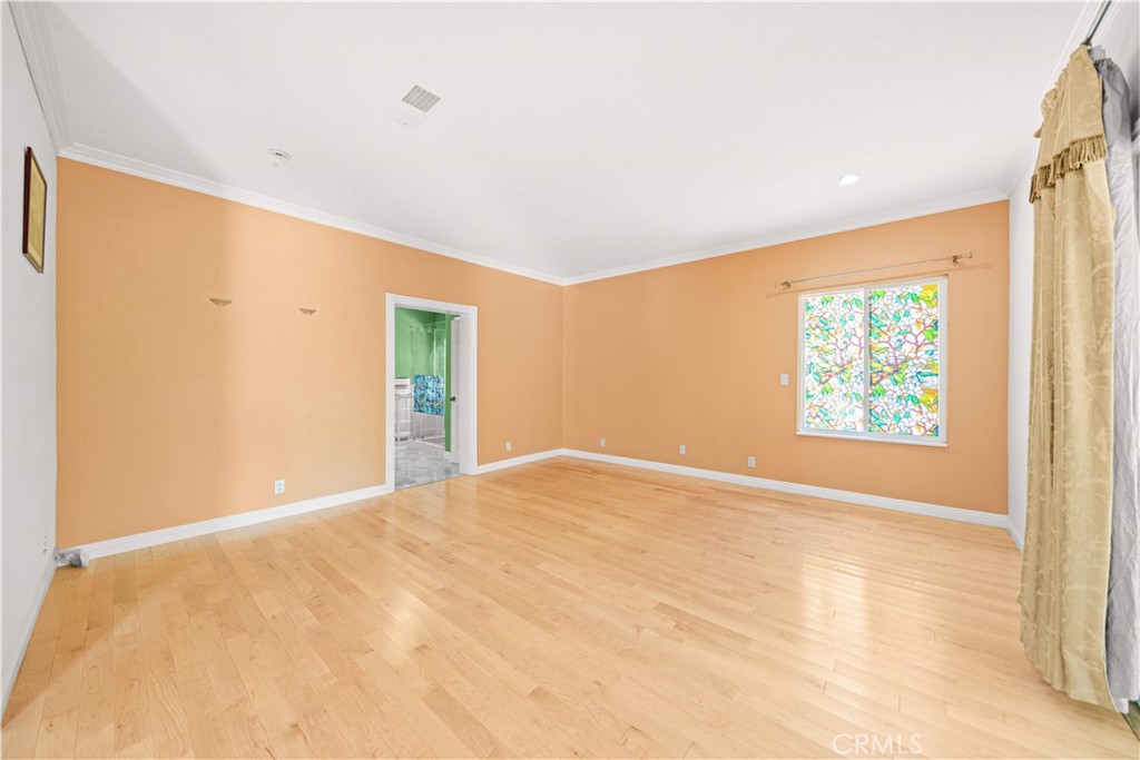 906 N Bridle Path Lane