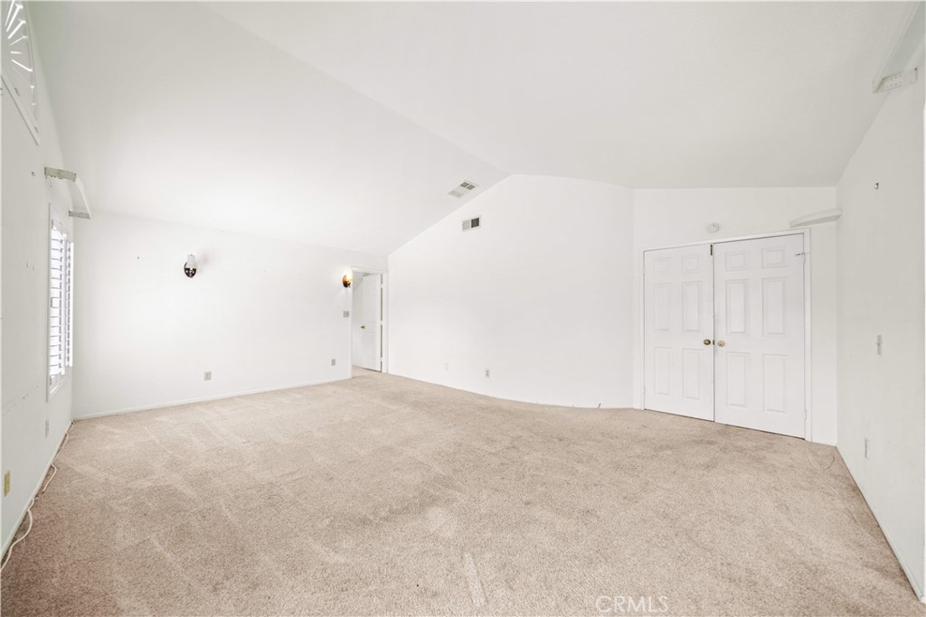 906 N Bridle Path Lane