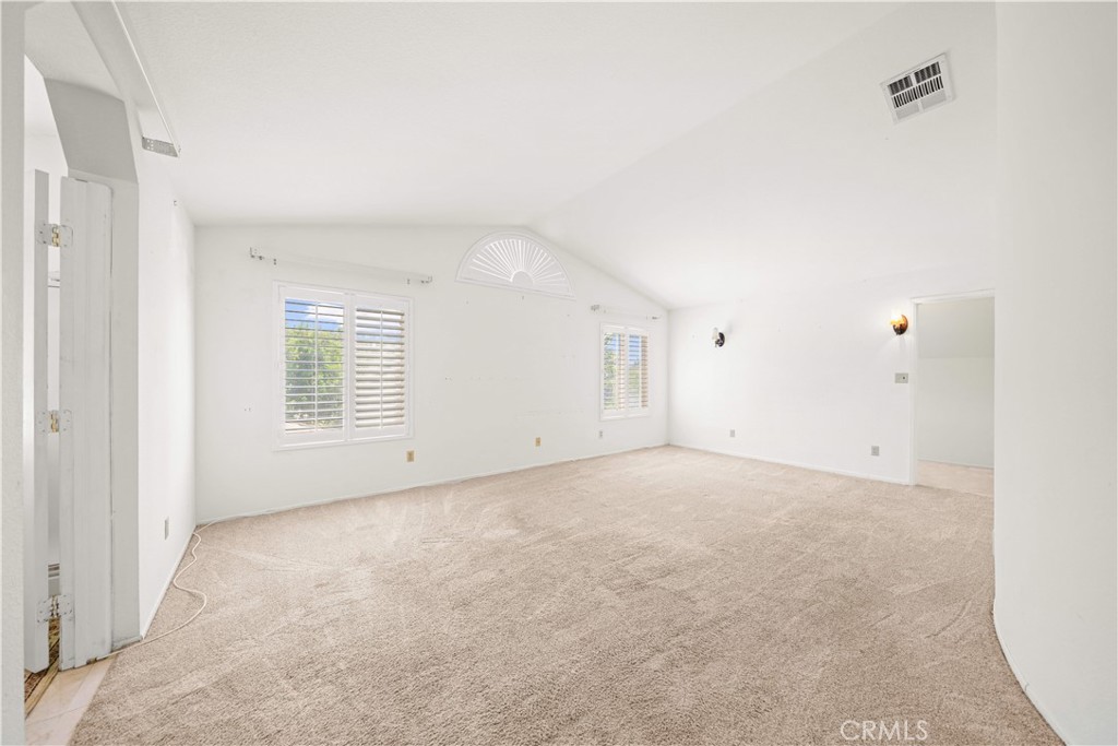 906 N Bridle Path Lane