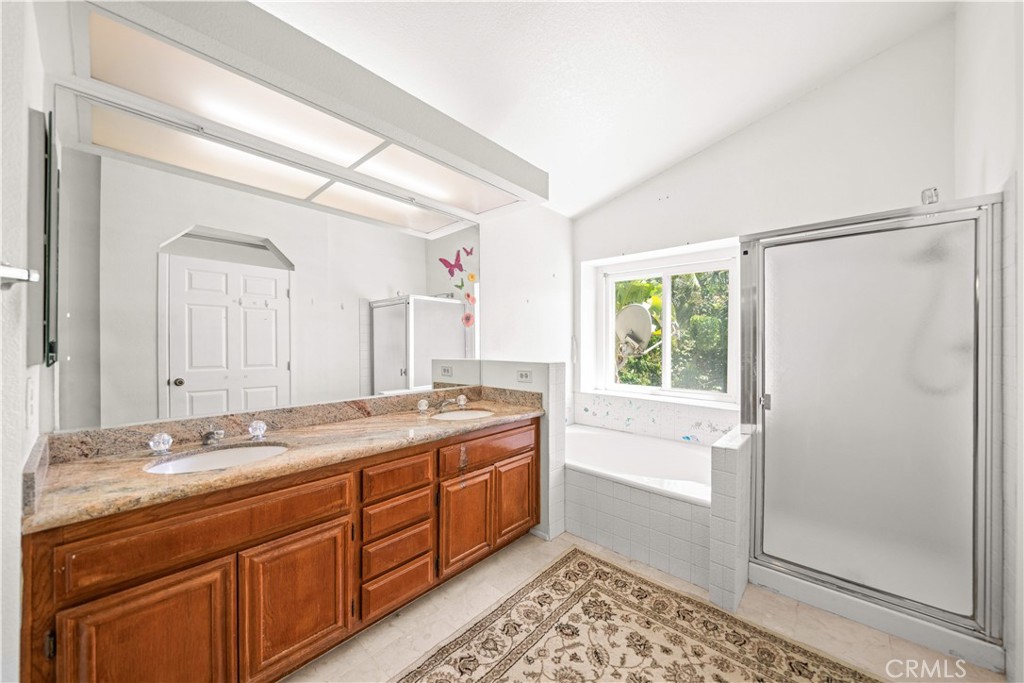 906 N Bridle Path Lane