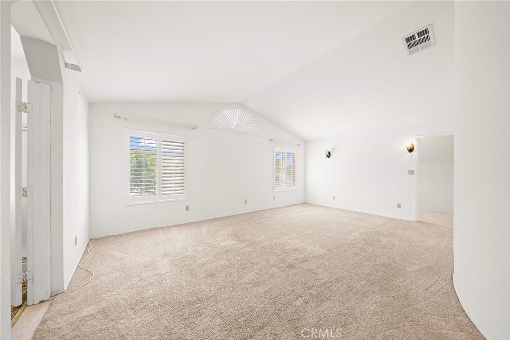 906 N Bridle Path Lane