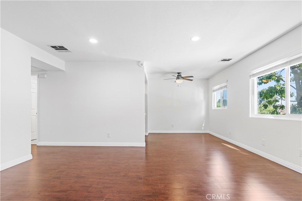 800 Grand ave A12