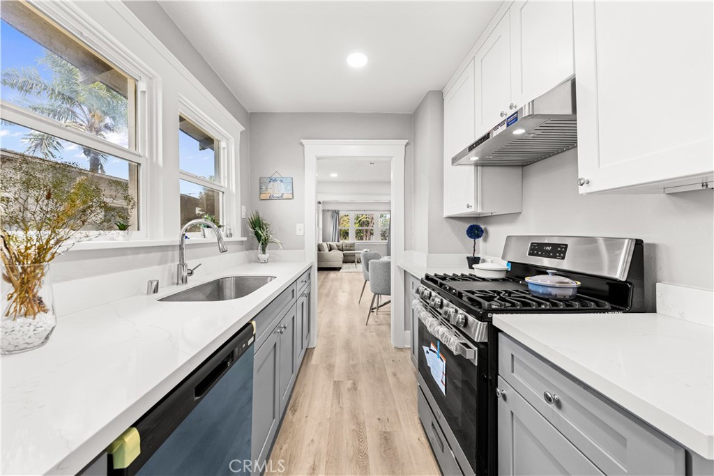 304 N MONTEREY