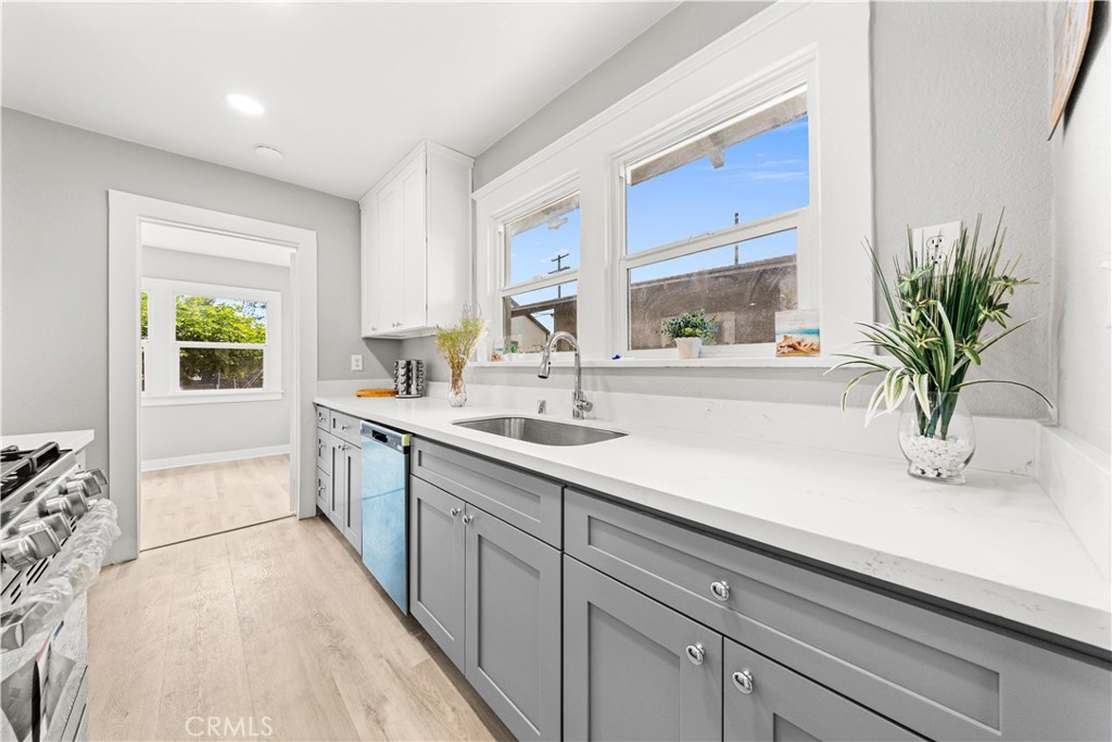 304 N MONTEREY
