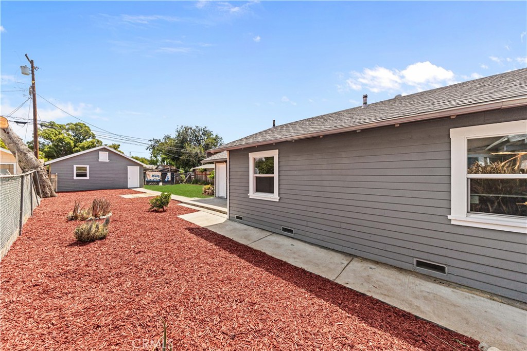 304 N MONTEREY