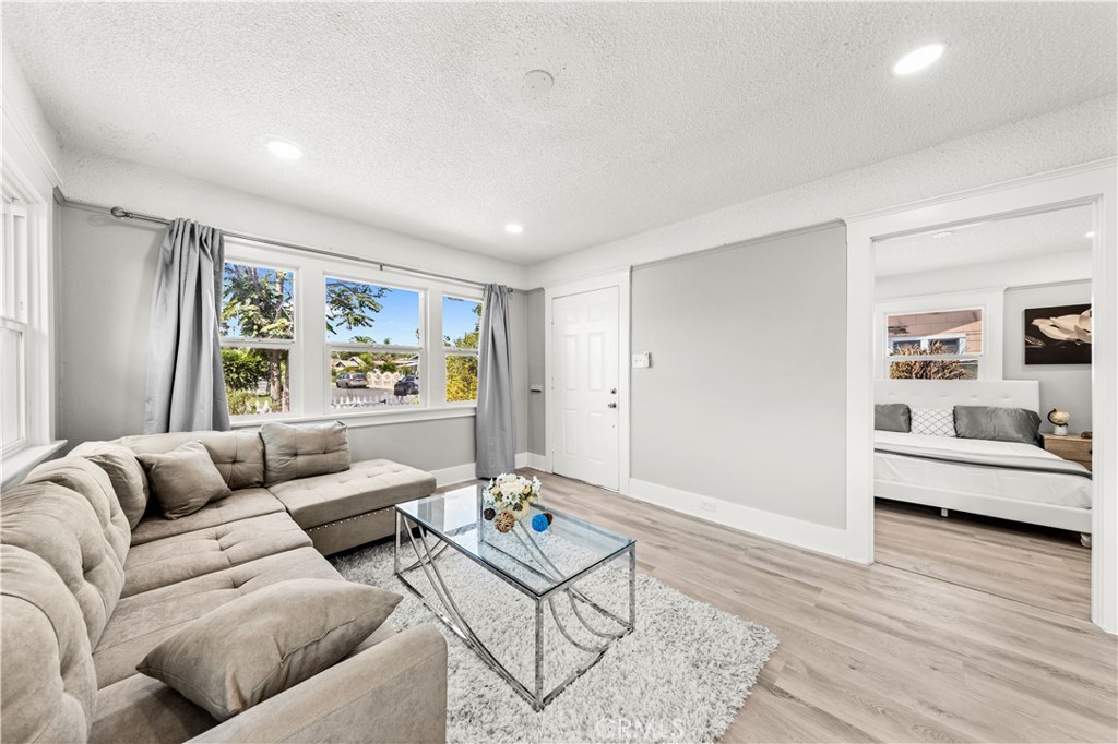 304 N MONTEREY