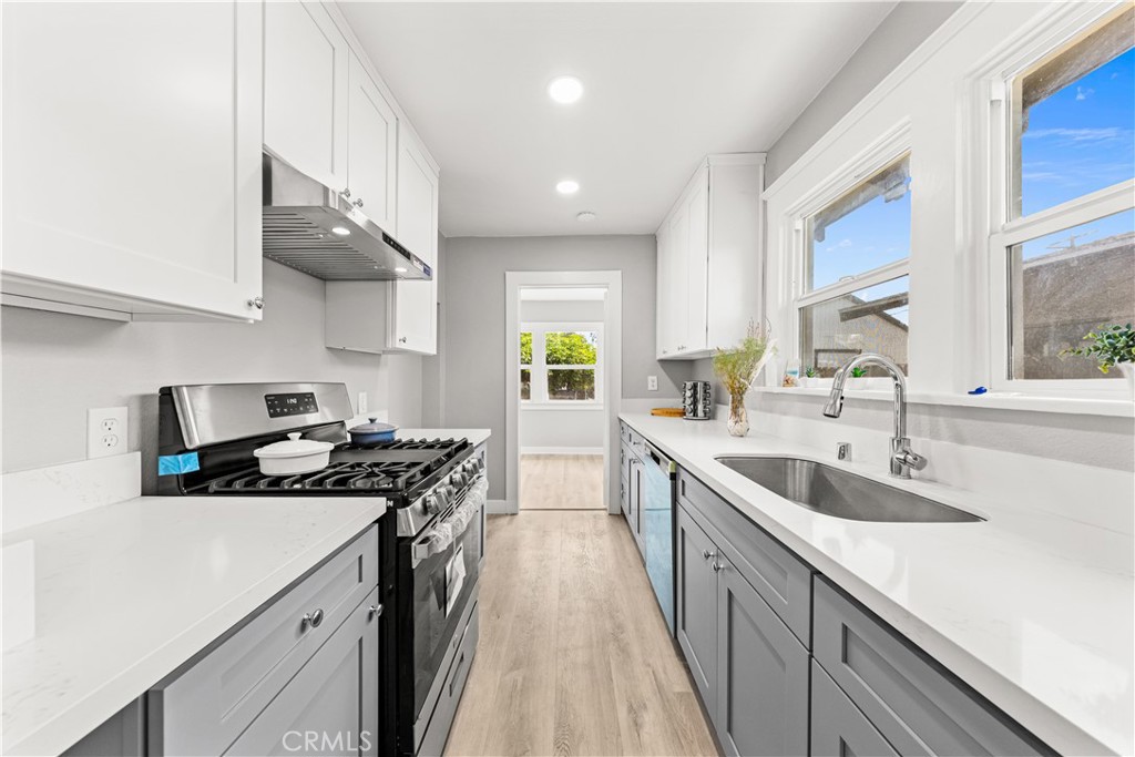 304 N MONTEREY