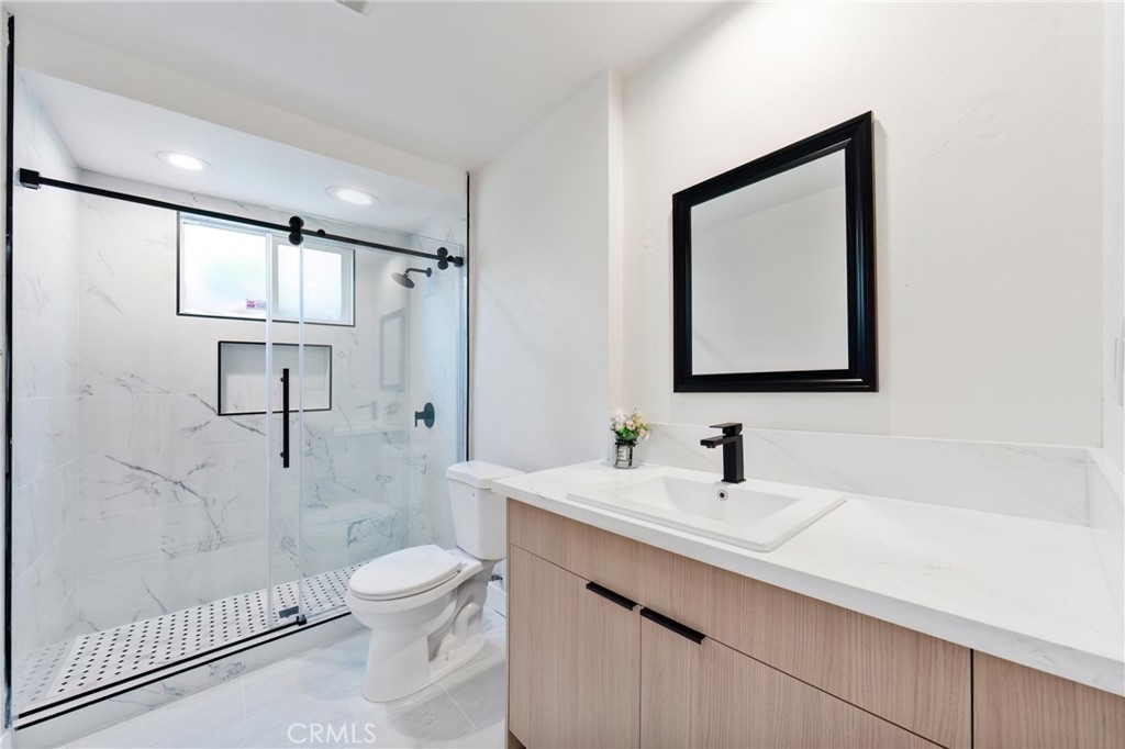 1132 W 55th Street