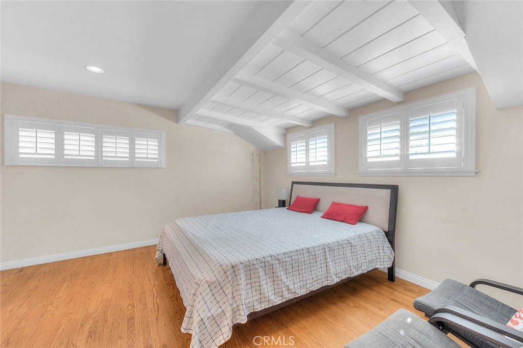 564 N Armel