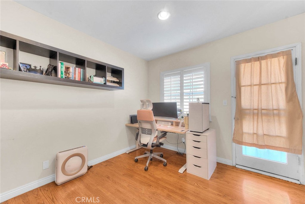 564 N Armel