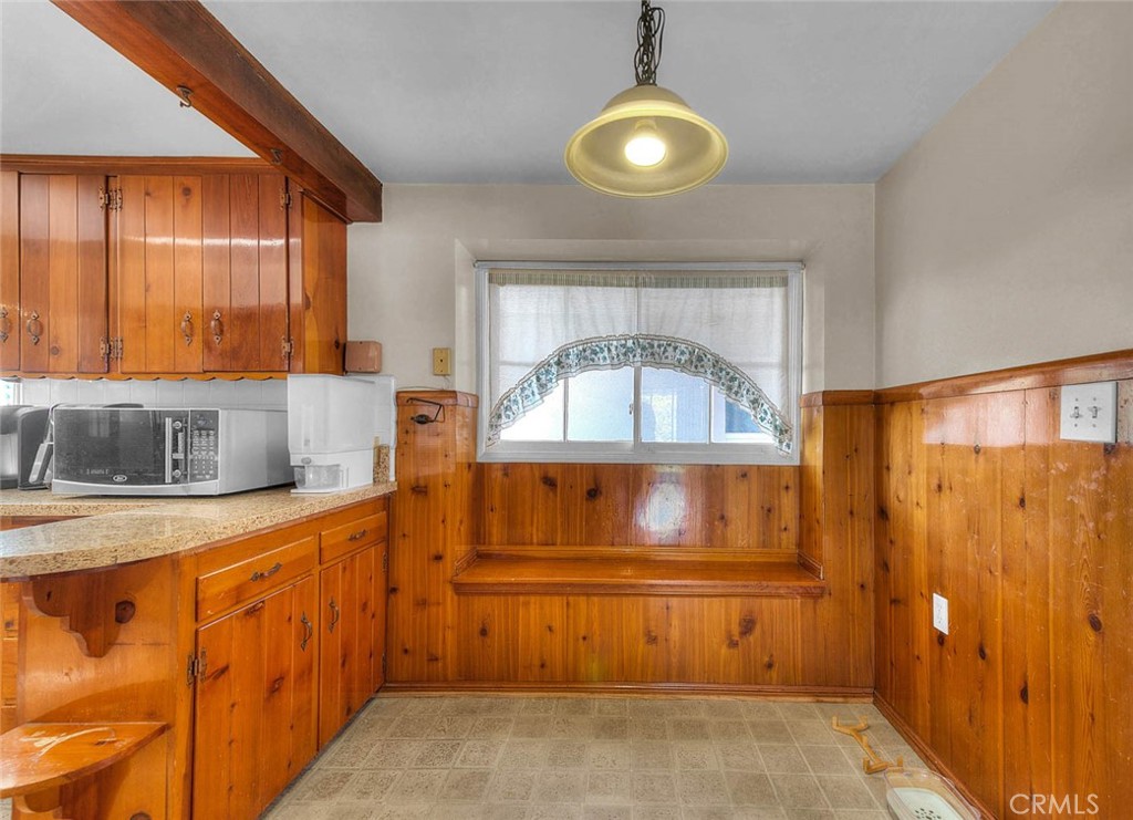 564 N Armel