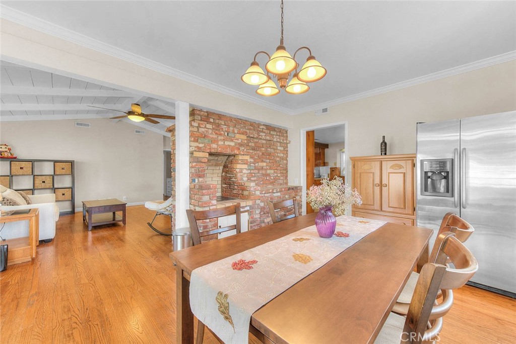 564 N Armel
