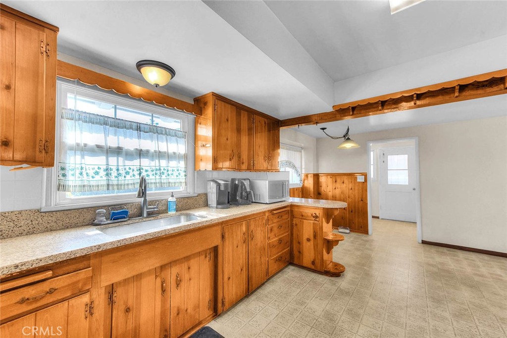 564 N Armel