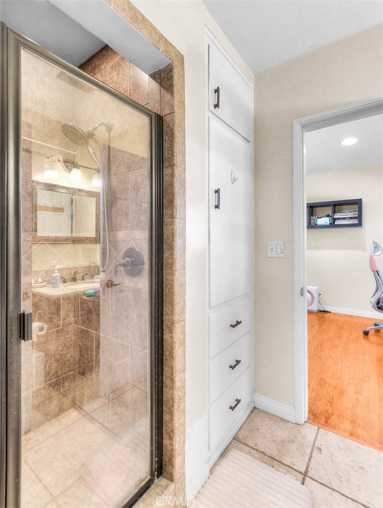 564 N Armel